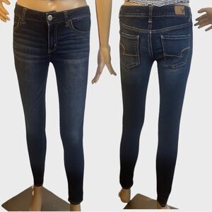 American Eagle Dark Wash Hi-Rise Jegging/Skinny Jeans